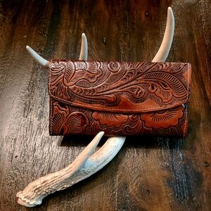 Leather tooled envelope wallet